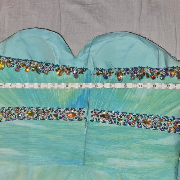 TONY BOWLS Paris Dress - Picture 7 of 7